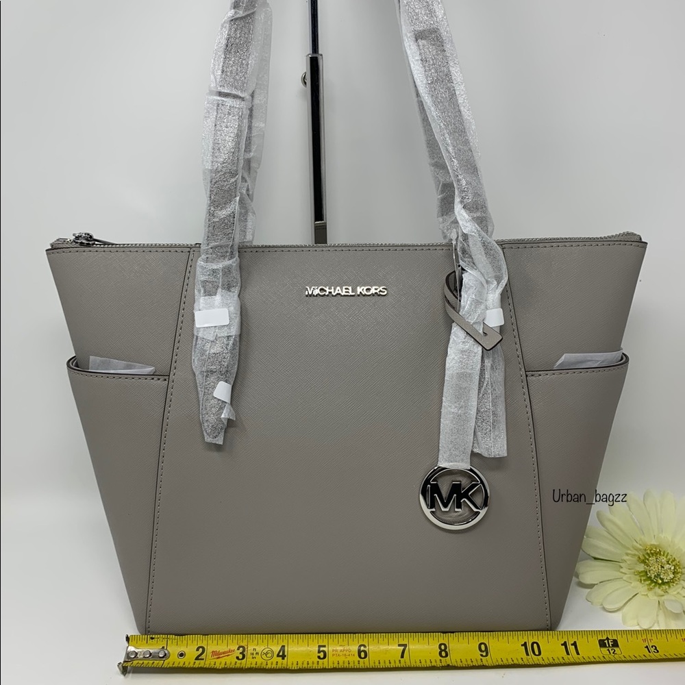Michael Kors Charlotte Large Top Zip Tote - Picture 2 of 9